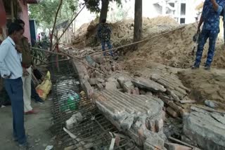 Girl died due to wall collapsed of circuit house