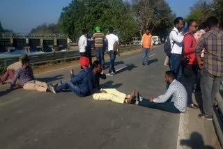 protest by ETT and TET pass unemployed teachers near bhakhra