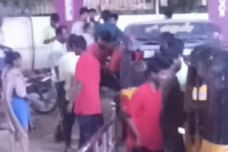 Madurai juvannaile school boys  quarrel