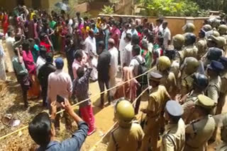 DySP office march in mananthavadi  kerala police news  wayanad news  വയനാട് വാര്‍ത്തകള്‍  മാനന്തവാടി വാര്‍ത്തകള്‍  ആദിവാസി യുവതിയുടെ മരണം