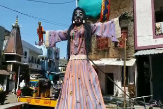 21-feet-high-holika-statue-in-jabalpur