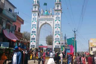 urs-of-baby-shower-is-organized-on-the-festival-of-holi-in-nahar-syed-baba-dargah-of-mandsaur