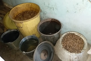 police siezed illegal liquor traders in jashpur