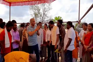 Villagers submitted a memorandum to MLA Vikram Mandavi demanding basic facilities