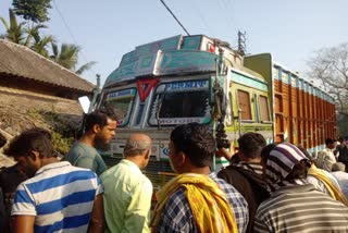 lost control lorry enter the house, dead old woman