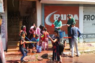 holi celebration in dumka