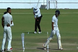 ranji-final-umpire-ruled-out-after-getting-hit-on-abdomen