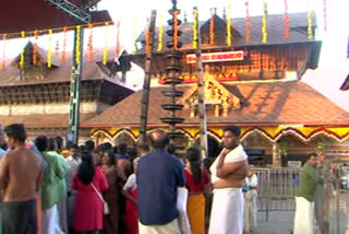 GURUVAYOOR  covid 19  trissur news  ഗുരുവായൂര്‍ ഉത്സവാഘോഷങ്ങള്‍ നിര്‍ത്തിവച്ചു  ഗുരുവായൂര്‍  കൊവിഡ്  കൊറോണ