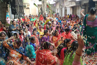 Holi of flowers celebrated in Najafgarh delhi