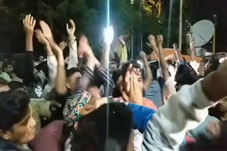 Slogans against Scindia chanted  by  Kamal Nath supporters outside CM House in bhopal