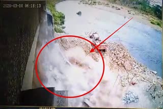 temple wall falls cctv video