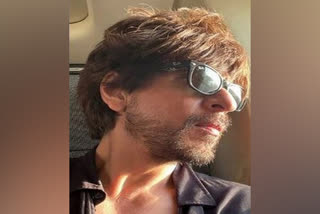 Shah Rukh Khan, Shah Rukh Khan news, Shah Rukh Khan updates, Shah Rukh Khan shares photo on social media, शाहरुख खान, शाहरुख खान ने मैसेज के साथ दी होली की शुभकामनाएं