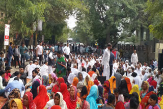 Farmers' movement continues in Noida