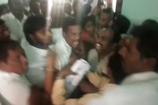 fight between tdp,ysrcp activist  in kanchikacharla