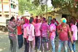 A day after Holi, police officers played Holi in jagdalpur