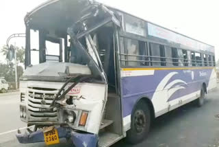 Bus, lorry accident at rimmanaguda siddipet