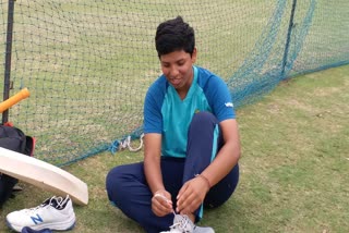 cricketer richa ghosh start practice for upcoming match