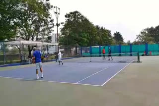 Players stormed into singles and doubles finals of 60 and 65+