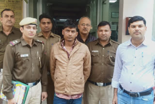 Delhi Police vehicle thief arrested in paschim vihar