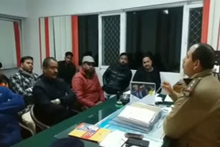 police-meeting-with-taxi-scooty-operators-in-mussoorie