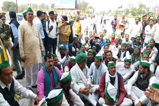 farmers protest on toll plaza in meerut