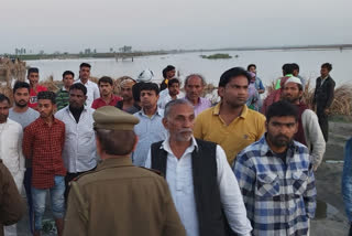 boat capsizes  Baghpat boat capsizes  Yogi Adityanath  Labourer drowned  ബാഗ്പതിൽ ബോട്ടപകടം  പെൺകുട്ടിയുടെ മൃതദേഹം കണ്ടെത്തി  Labourer dead, another 7 missing after boat capsizes in UP's Baghpat