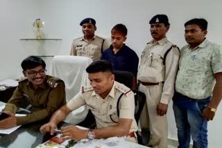 Holi day theft Accused arrested at bilaspur