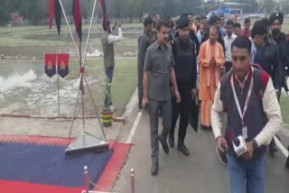 मुख्यमंत्री योगी पहुंचे वाराणसी.