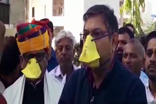 सतीश पूनिया ने मास्क लगाकर की जनसुनवाई,   Satish Poonia public hearing with mask