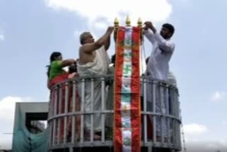 jain temple dwajarohanam function in mayiladudurai