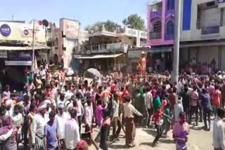 rang oanchmi celebration with dry colours in khargone