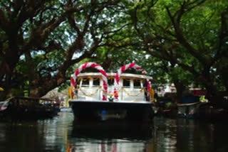 കോട്ടയം-ആലപ്പുഴ-കുമരകം പാസഞ്ചര്‍  kottayam alappuzha kumarakam route  tourist cum passenger boat service  കോട്ടയം-ആലപ്പുഴ-കുമരകം പാസഞ്ചര്‍ കം ടൂറിസ്റ്റ് ബോട്ട് സര്‍വീസ്  പാതിരാമണല്‍ ദ്വീപ്  കുമരകം പക്ഷിസങ്കേതം  ജലഗതാഗതം  കണ്ടക്‌ടഡ് ടൂര്‍ പാക്കേജ്  കുടുംബശ്രീ ലഘുഭക്ഷണശാല