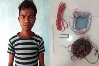 Security forces arrested 2 naxalites in Dantewada