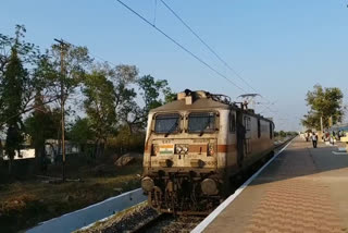 Electric Train Trail Run on Naupada Gunapur track