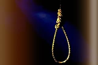 man hanged himself into death