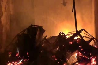 goods burnt in shops due to short circuit in bilaigarh of balodabazar