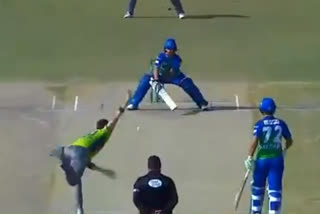 pakistan super league 2020 shaheen afridi responds with perfect yorker after rohail nazir reverse paddles him for boundary in psl