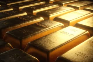 gold worth rupees 24 lakh seized at amritsar airport