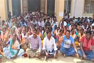 municipal workers protest in kamareddy