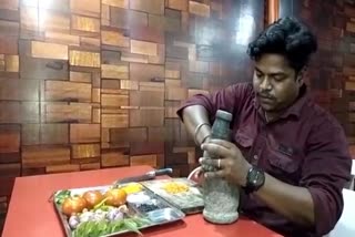 இலவச மூலிகை சாறு வழங்கி அசத்தும் இளைஞர்