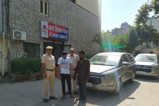 Police has arrested car thieves in Tilaknagar