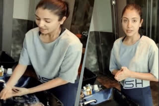 Anushka Sharma, Anushka Sharma takes up WHO's challenge, Anushka Sharma share hand wash video, अनुष्का शर्मा, अनुष्का शर्मा ने हाथ धोते हुए वीडियो शेयर किया