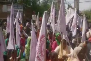 farmers protest against police in hoshiarpur