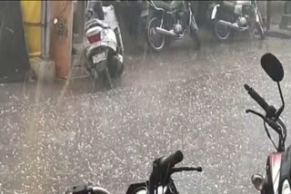 Hailstone fell with heavy rains, increased farmers' concern