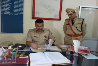 DIG inspects Bagodar police station, reviews various cases