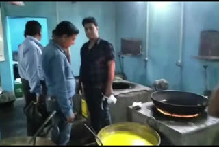 Food officer inspection at dhubri due to awarness covid 19 dhubri assam etv bharat news