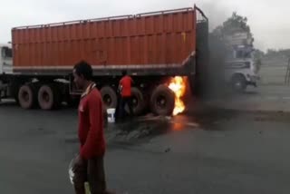 Truck fire in Ring Road ranchi