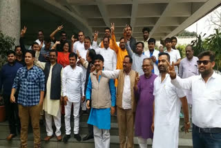 Shivraj-Scindia Zindabad slogans in BJP office after Kamal Nath's resignation