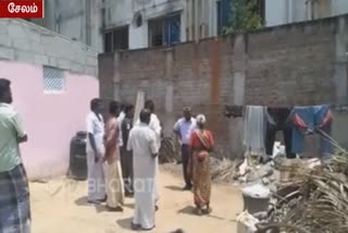 அலுவலரை முற்றுகையிட்ட பொதுமக்கள்