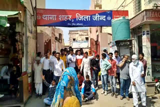 vhp workers protest in jind police station